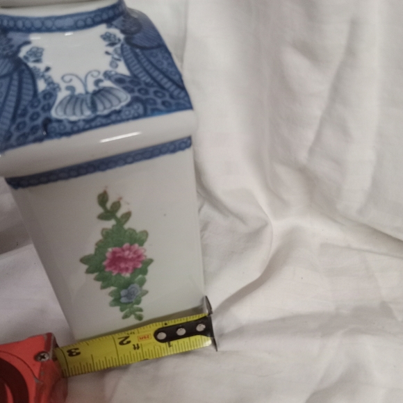 Vintage  Oriental Accents Porcelain Handpainted Decanter  Tea Caddy 8.25"×6 - Picture 6 of 8